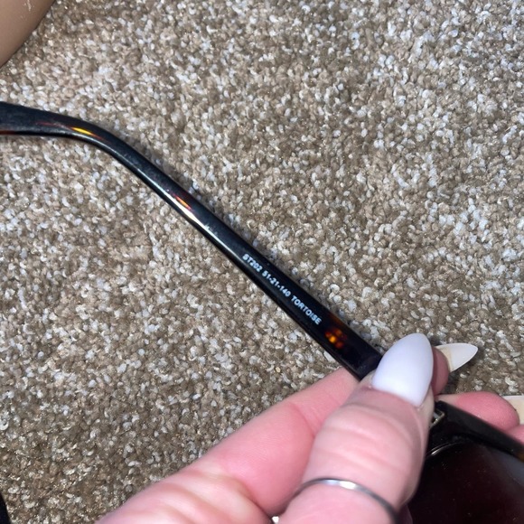 Sun Trends sun glasses with case Tortoise brown rimed great condition used - Picture 8 of 8